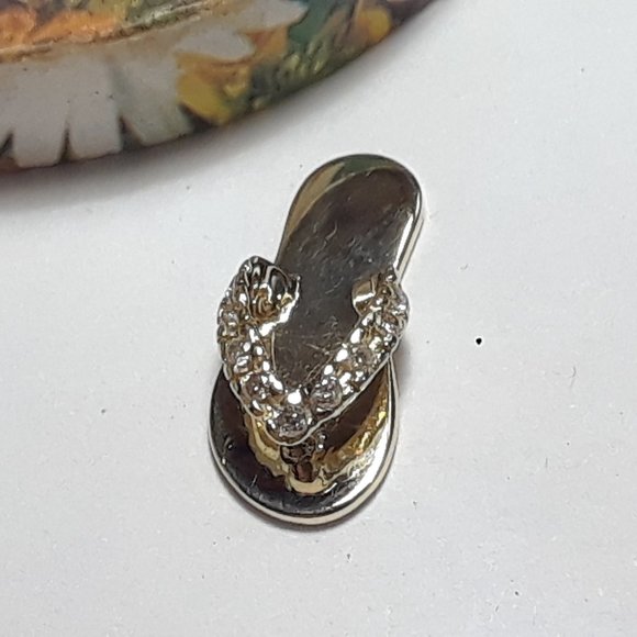 Estate .10ctw Natural Diamond Flip Flop/Sandal14Kt Yellow Gold Pendant #19538